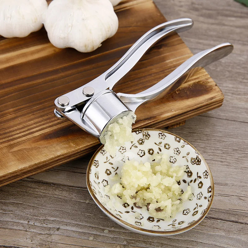 Garlic Press Crusher Mincer Kitchen Stainless Steel Garlic Smasher Squeezer Manual Press Grinding Tool Kitchen Accessories
